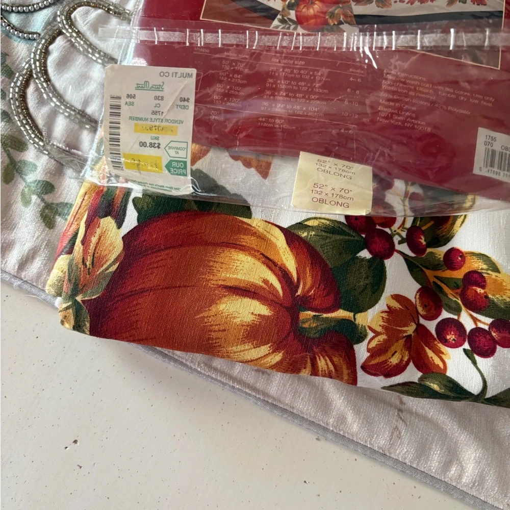 🍂🍁Autumn Harvest Thanksgiving Tablecloth pumpkins,leaves White Rust Orange Green